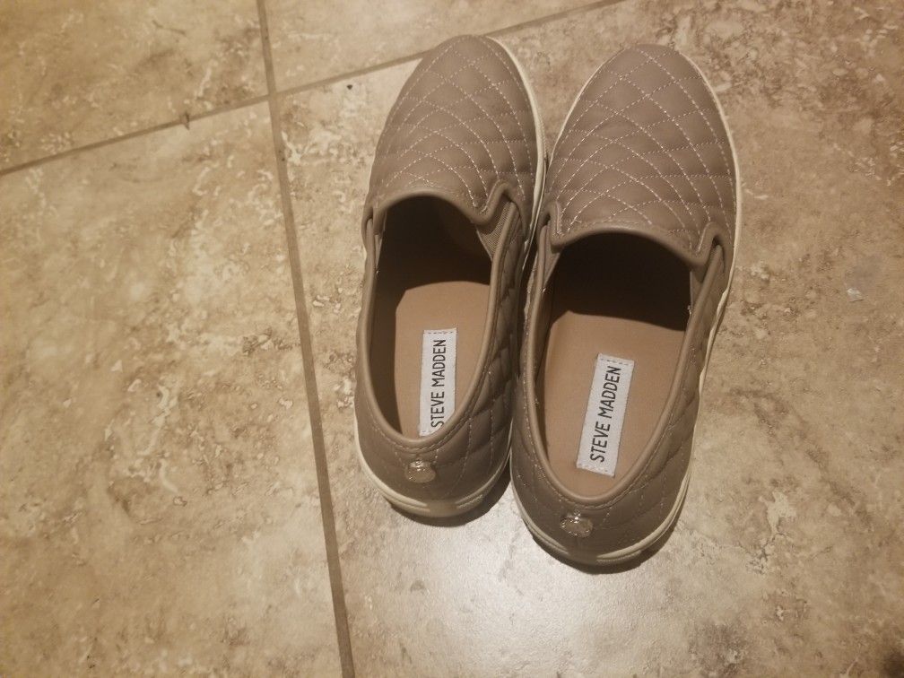 Steve Madden slip ons - make an offer!