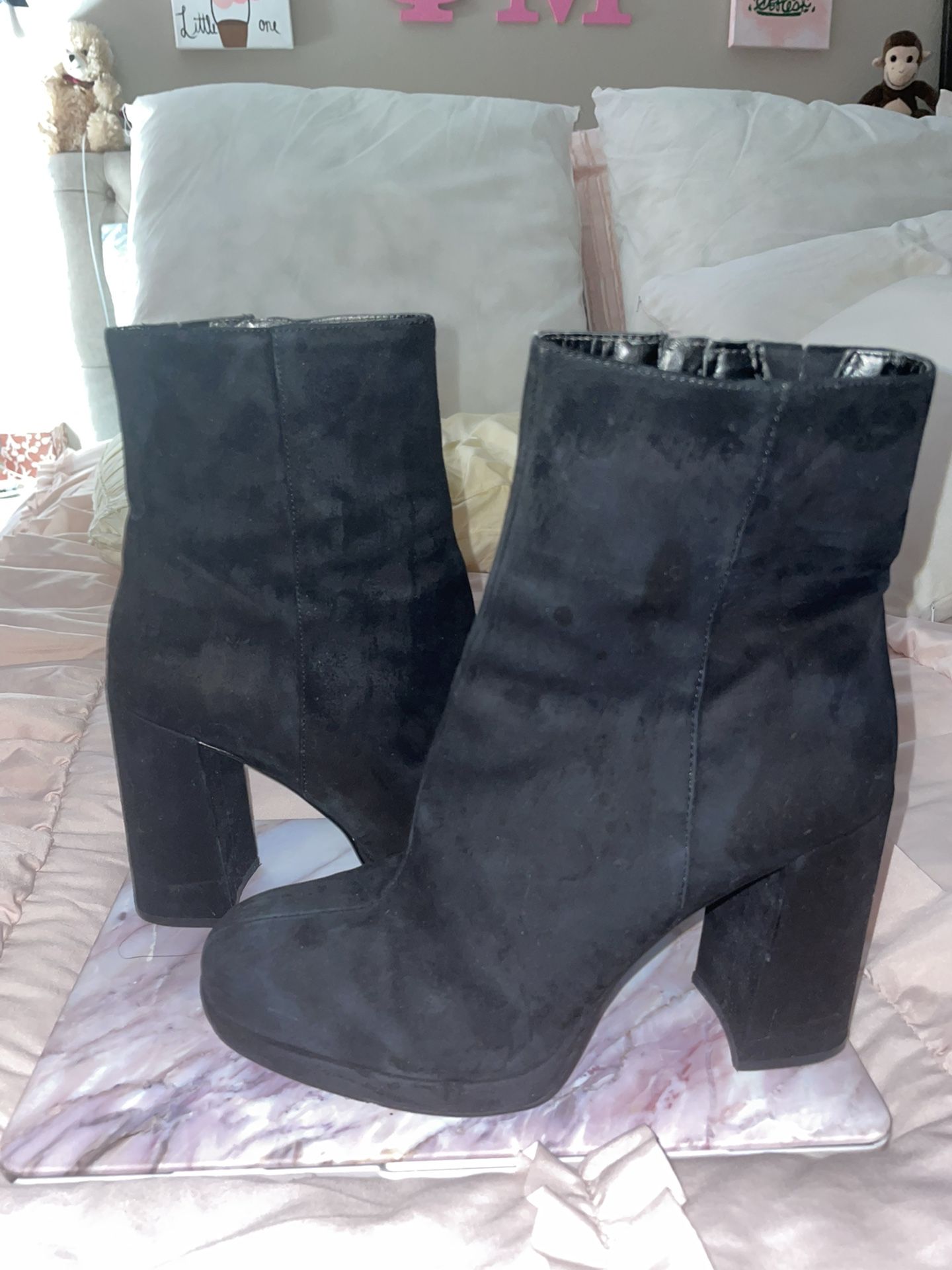 Steve Madden Main Black Suede Booties