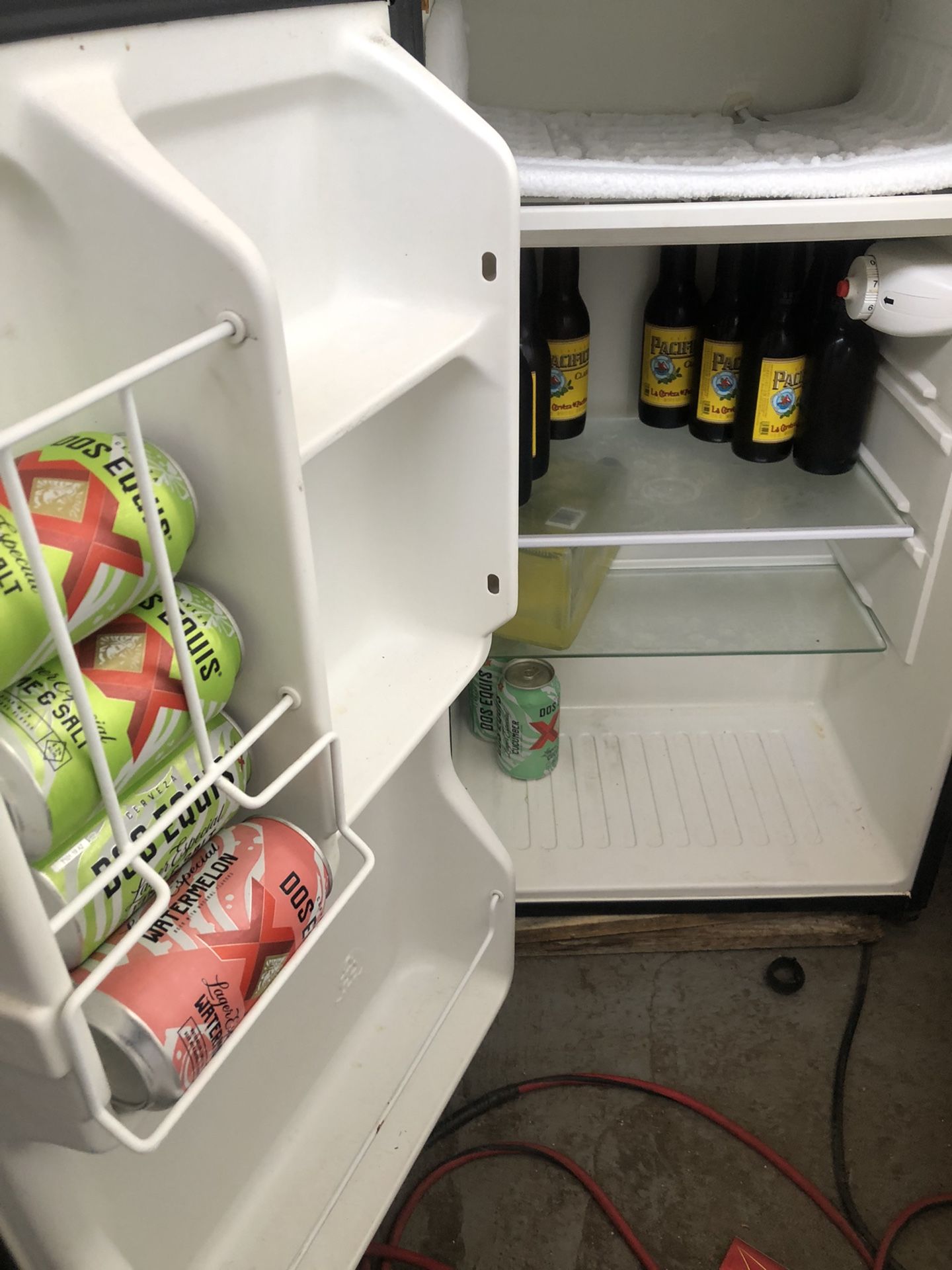 4.4 cu ft Magic Chef Mini Fridge