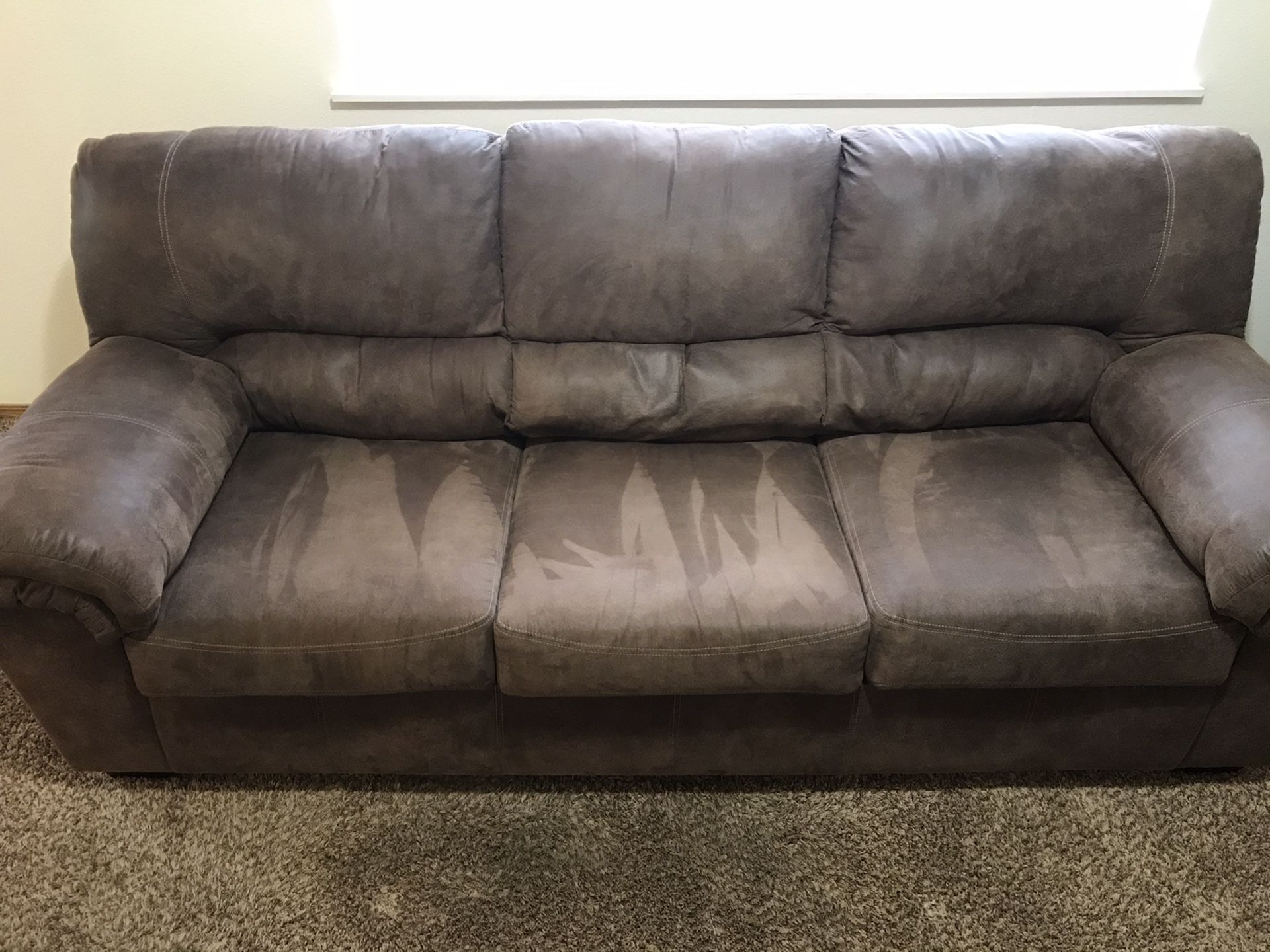 ***3 Cushion Couch, Must See!!!***