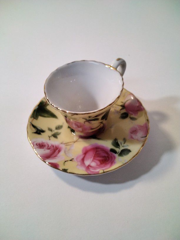 Very Small Tea Cup Thet Have Been Glued Together  .