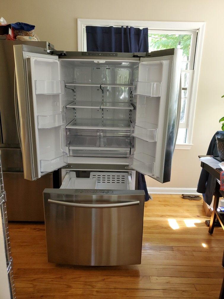 SAMSUNG 22 Cu Ft French Door Refr