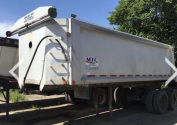 1992 Axle T/A End dump trailer 22’ overall length X 96 overall width Thumbnail