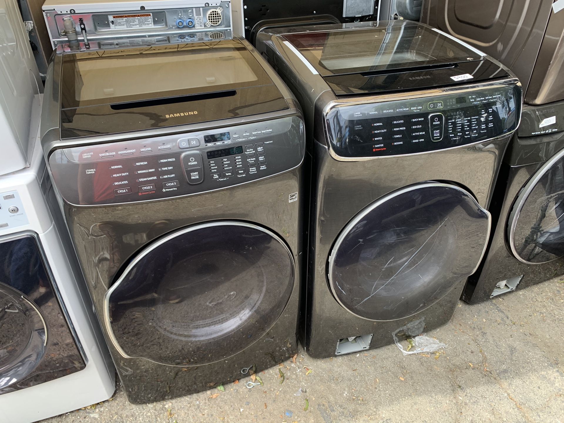 Samsung flex washer and dryer set (gas) for Sale in Corona, CA OfferUp