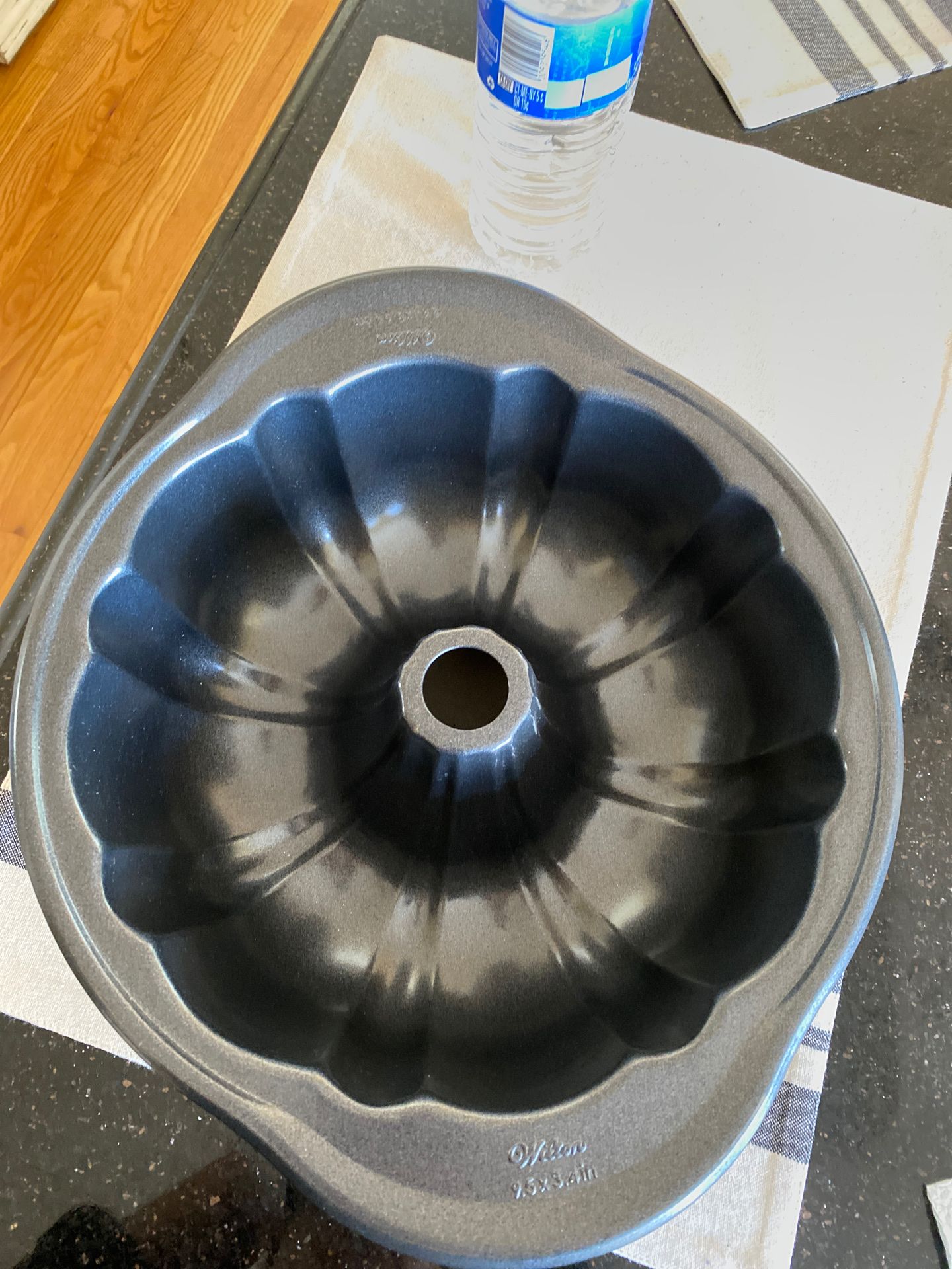 Bundt pan