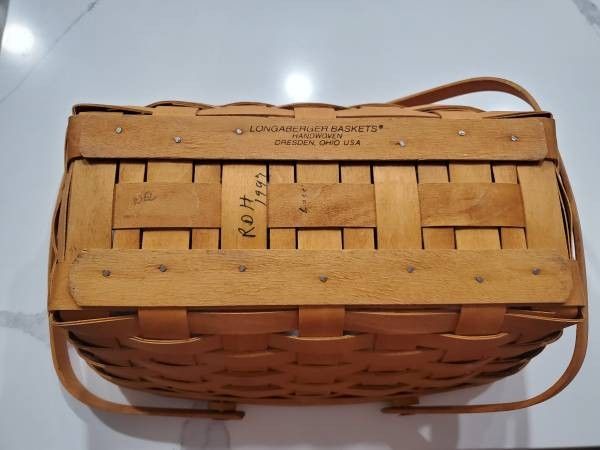 Longaberger Basket 1997 Handwoven Dresden, Ohio