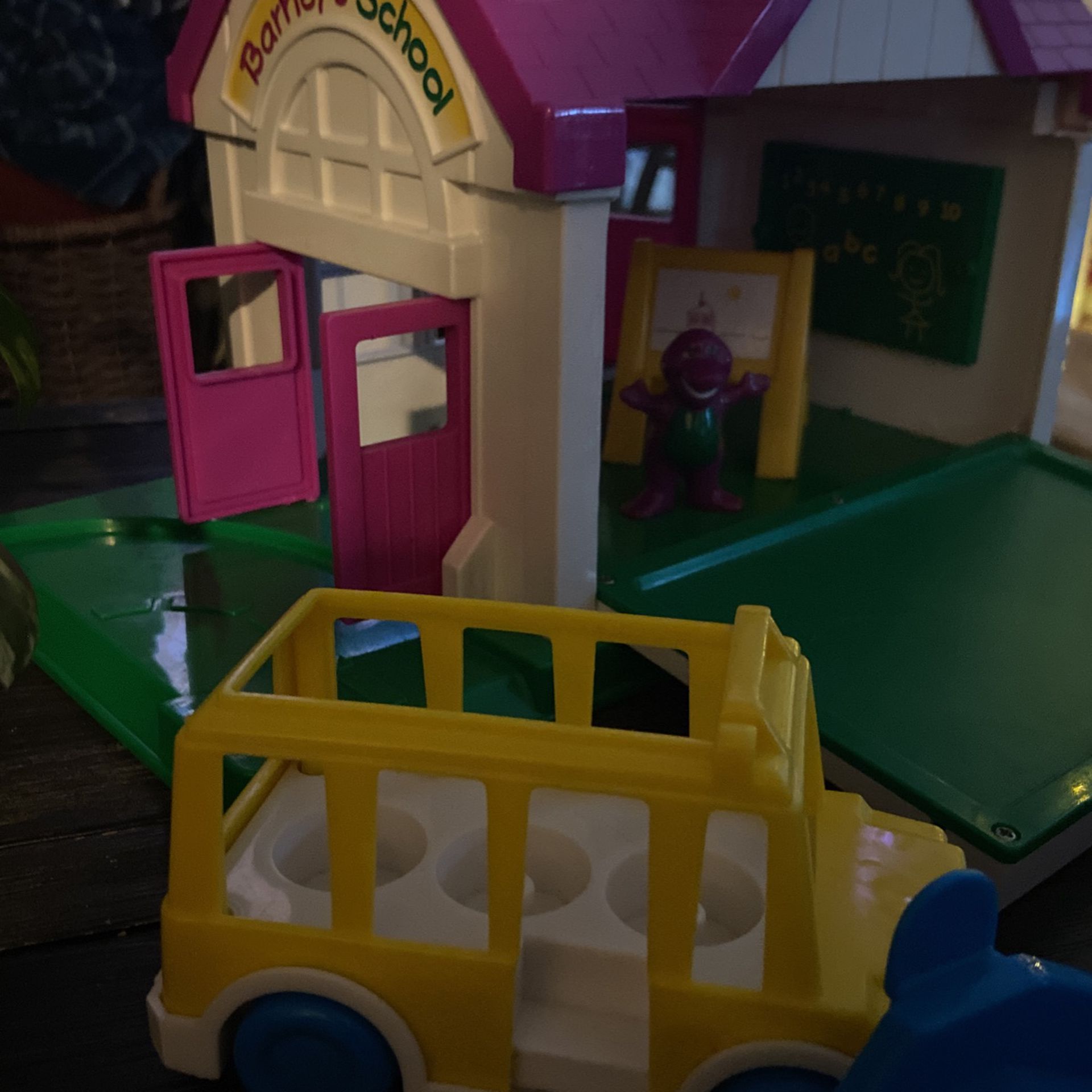 Barney Schoolhouse Play Set