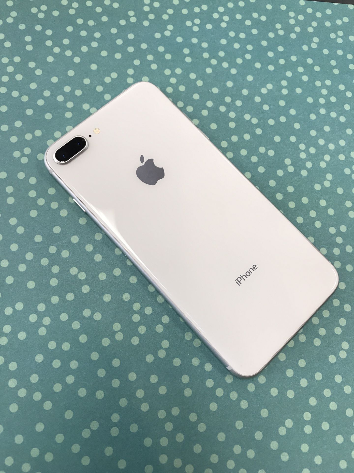 iPhone 8 Plus 64GB Unlocked Excellent Condition