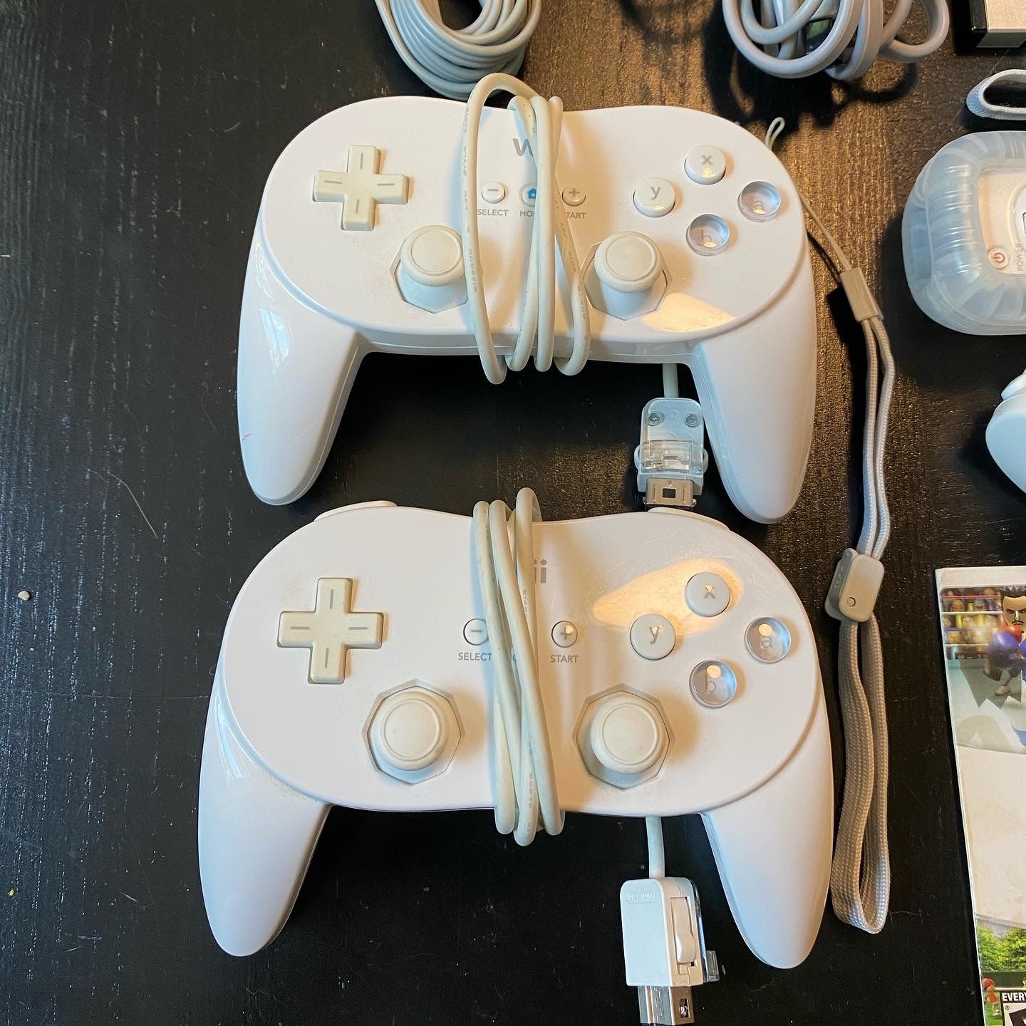 Nintendo Wii Console Bundle RVL-001 GameCube Compatible w/ Wii Sports Video Game