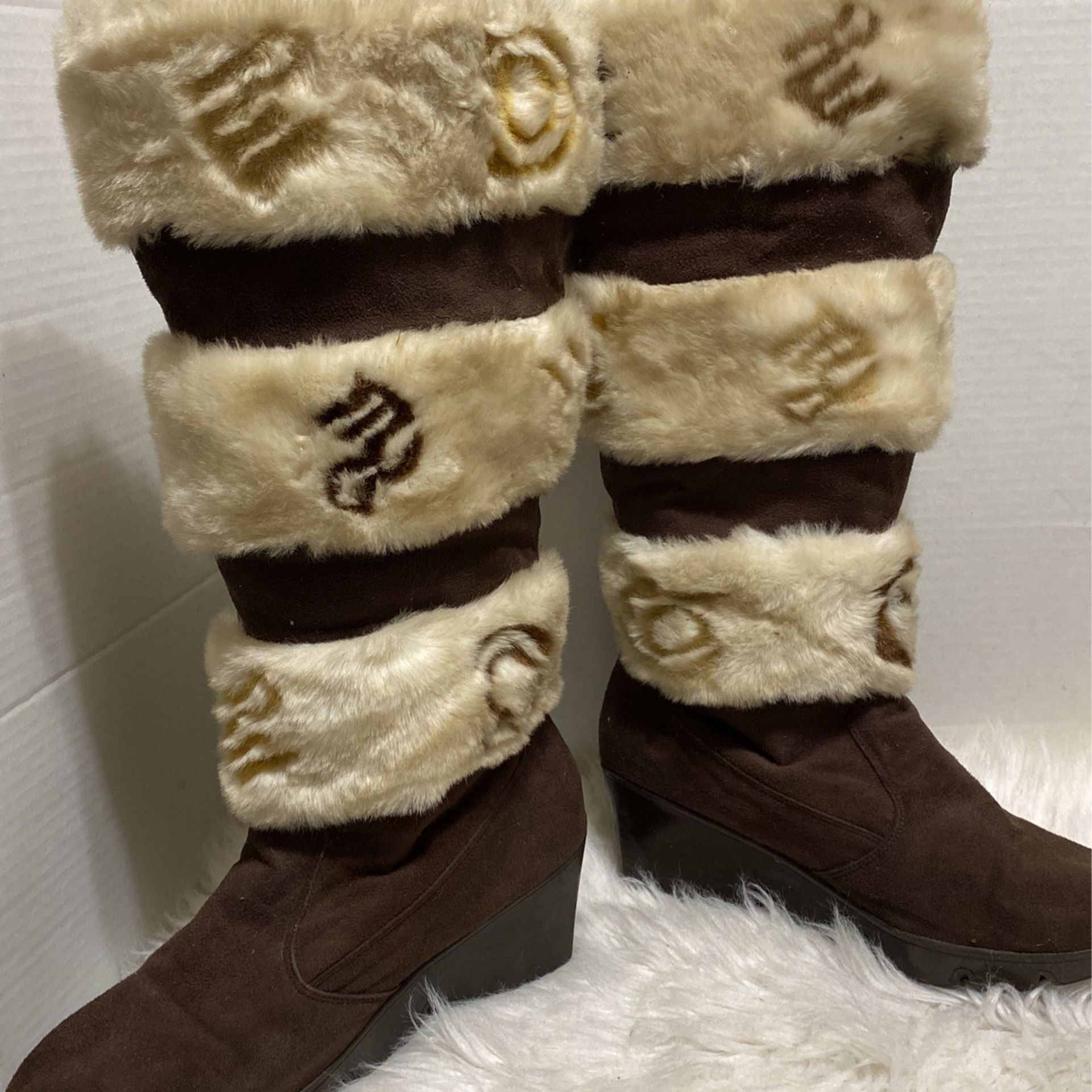 Rocawear Elle Faux fur wedge boots size 9