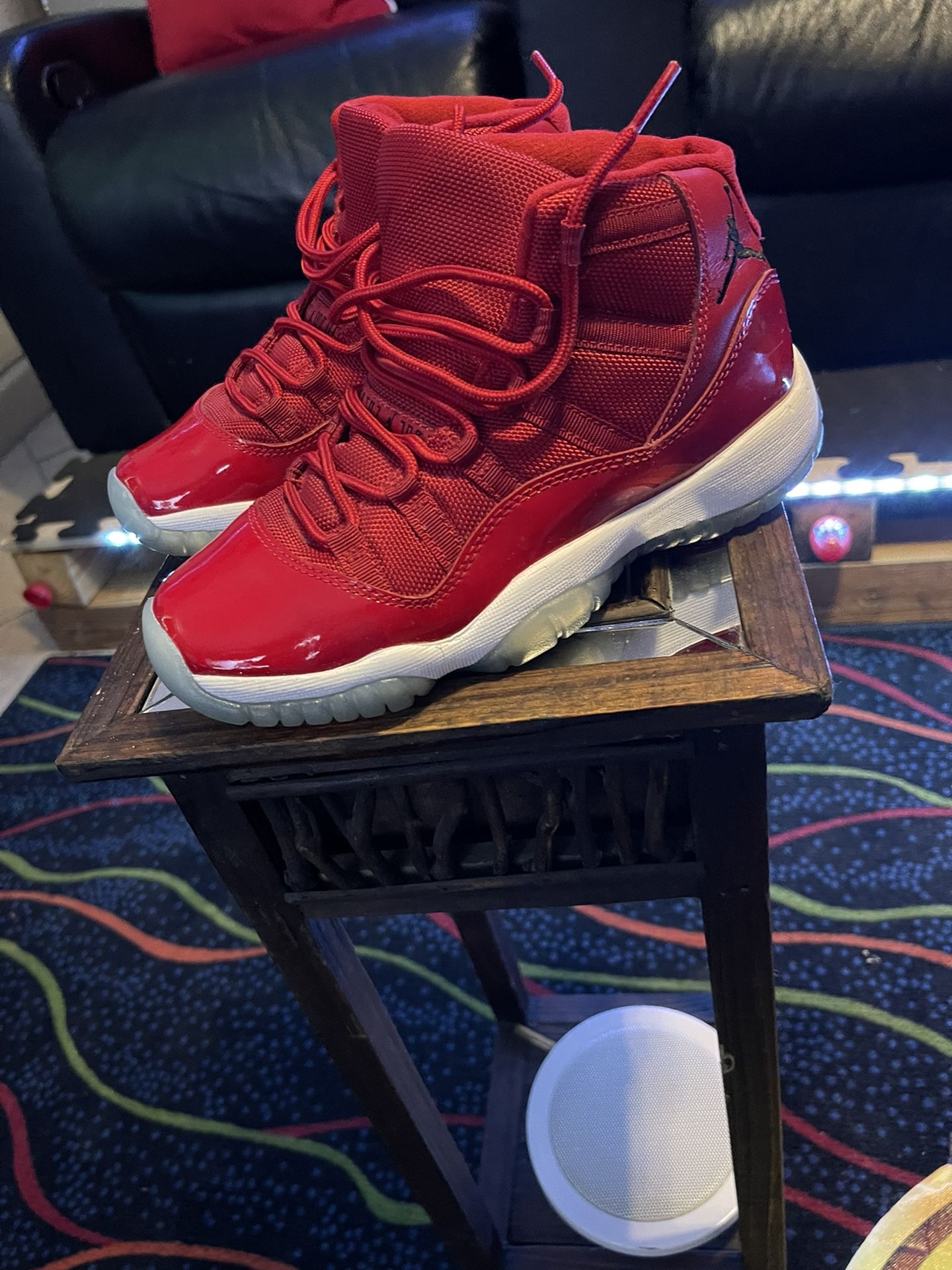 Jordan 11 Retro Win Like 96 Size … 4Y… No Box In Super Great Condition