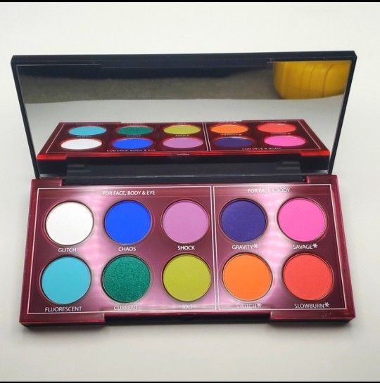 Urban Decay "WIRED" pressed pigment palette