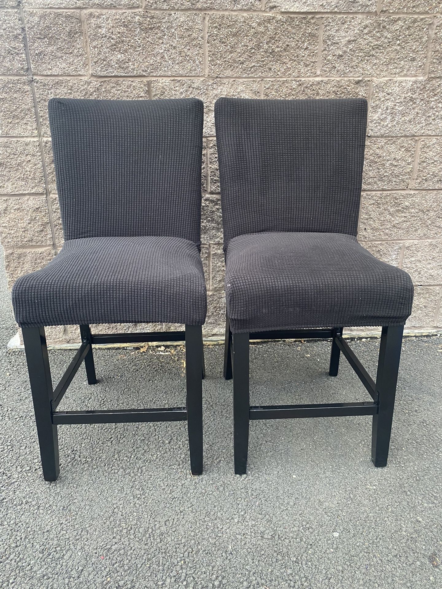 2 Counter Height Bar Stools