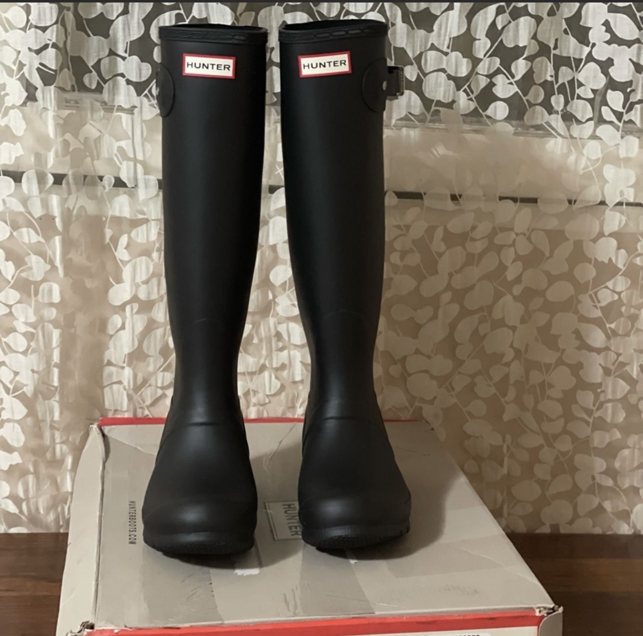 Hunter Classic tall Knee High Rain boots new