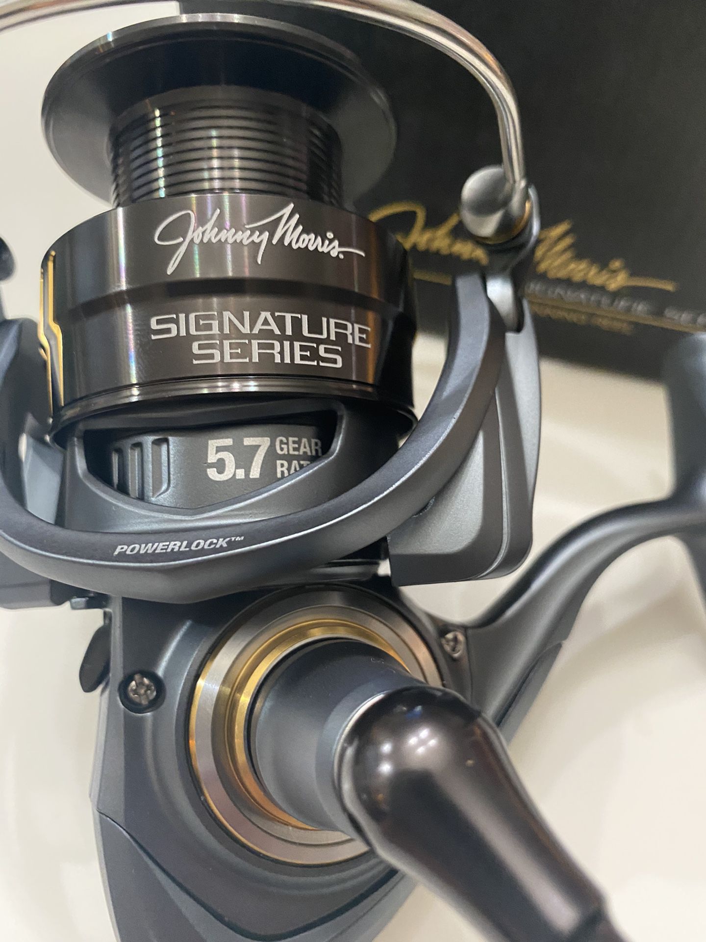 NEW Bass Pro Shops Johnny Morris Signature Series Spinning Fishing Reel 