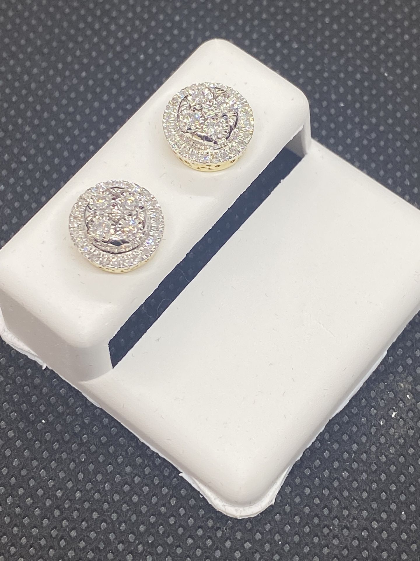 10KT GOLD AND DIAMOND EARRINGS OF 0.35 CTW AVAILABLE ON SPECIAL SALE
