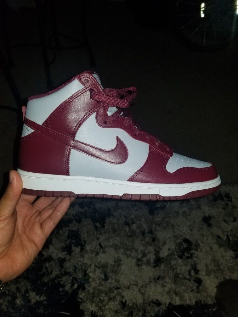 Dunk High Dark Beetroot
