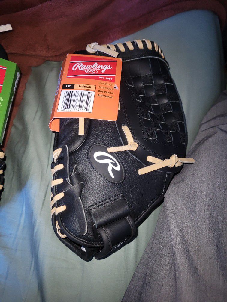 Rawling 13in Baseball/Softball Gloves