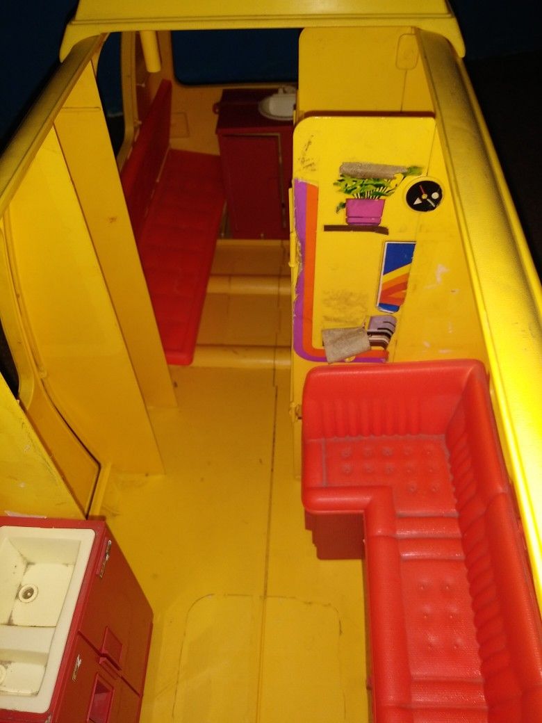 1976 Barbie Star Traveler R.V.