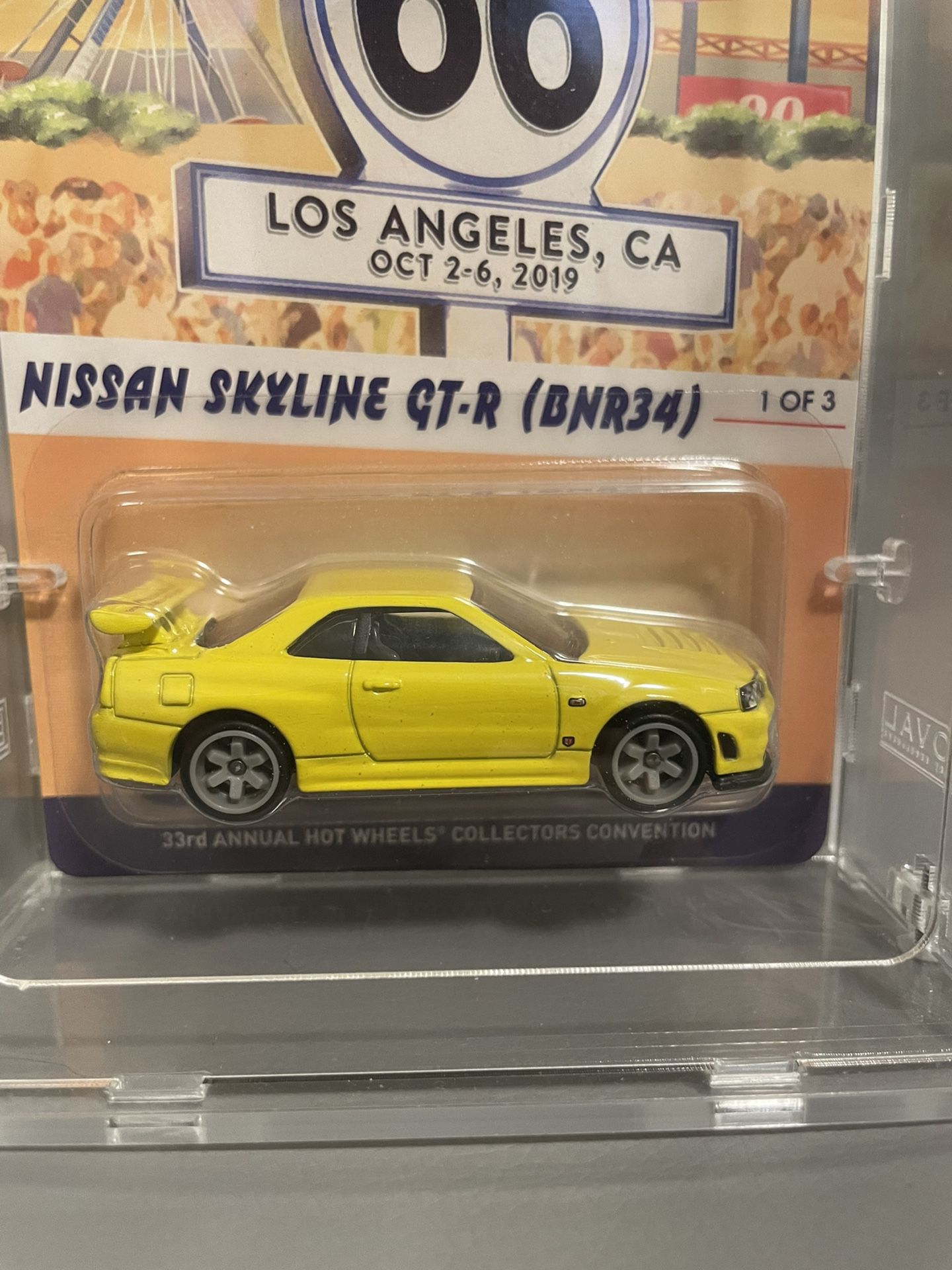 Hot Wheels Convention Skyline With Coval Case