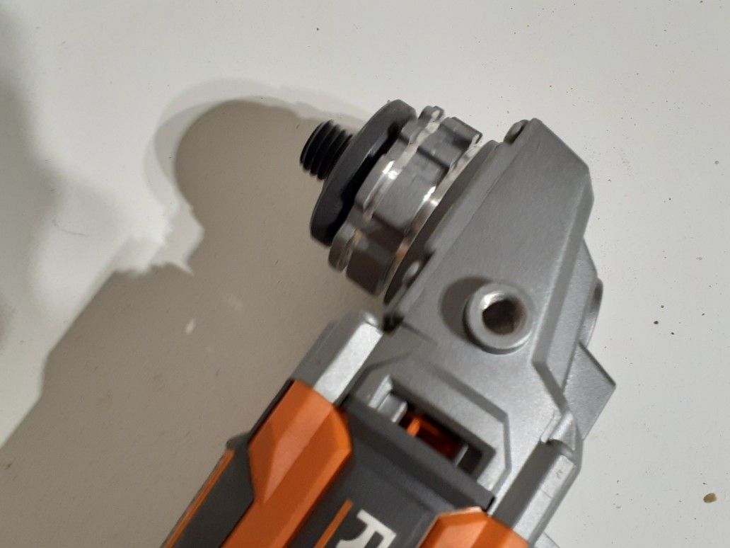 RIDGID R86042VN ANGLE GRINDER