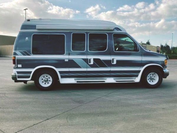 excellent I am selling1994 Ford vacationer Motorhome