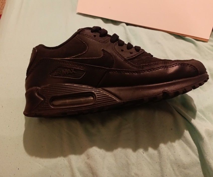 Black Nike Air Max