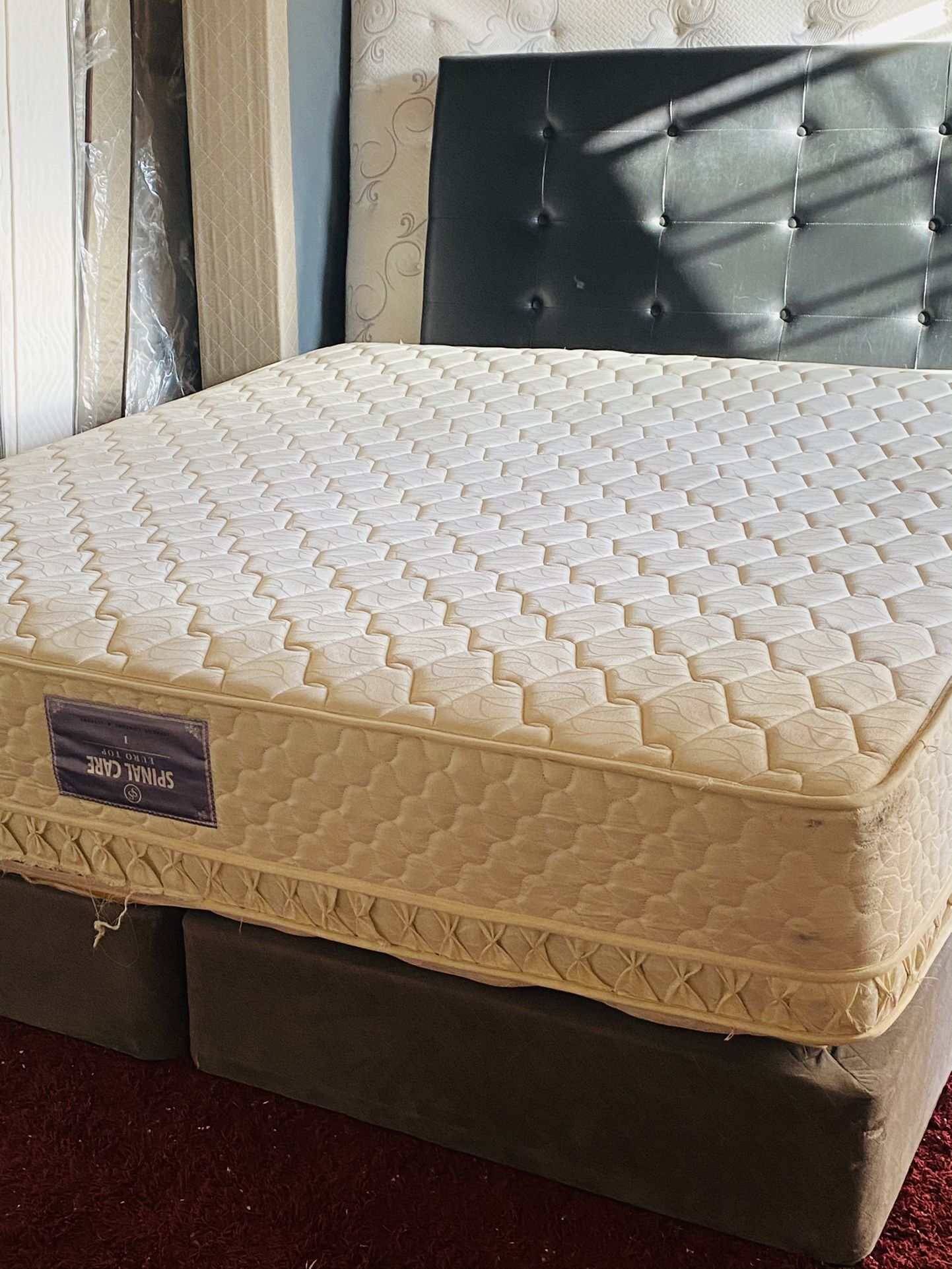 USED KING SIZE MATTRESS WITH BOX SPRING DELIVERY AVAILABLE