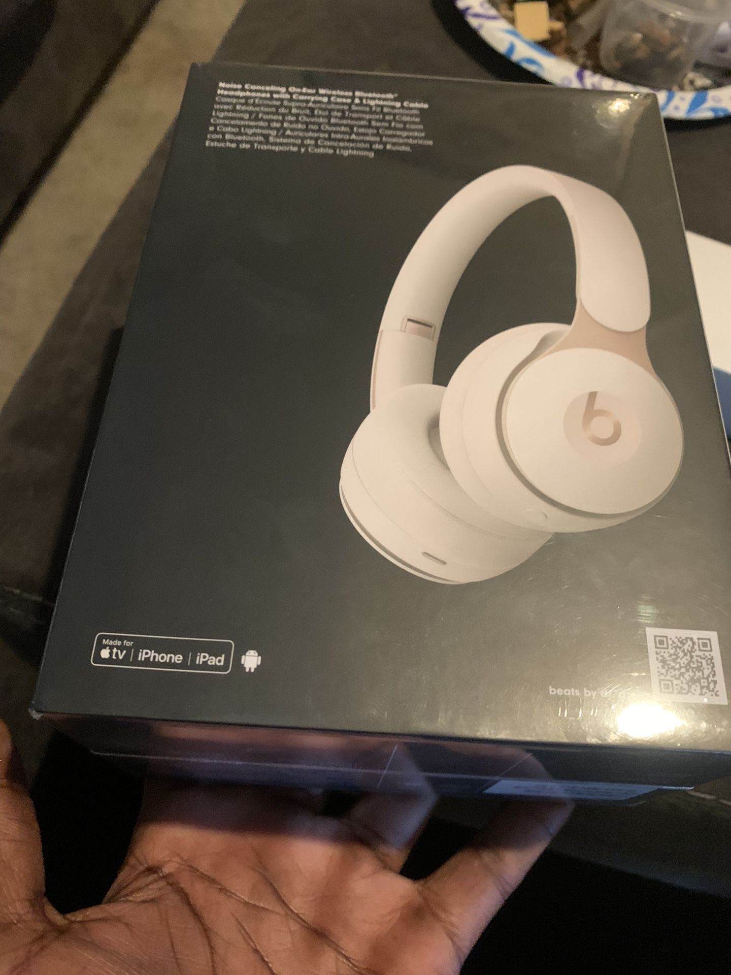 Beats Solo Pro ( Never Opened)