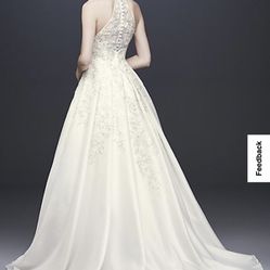David’s Bridal Wedding Dress! Size 4  Thumbnail