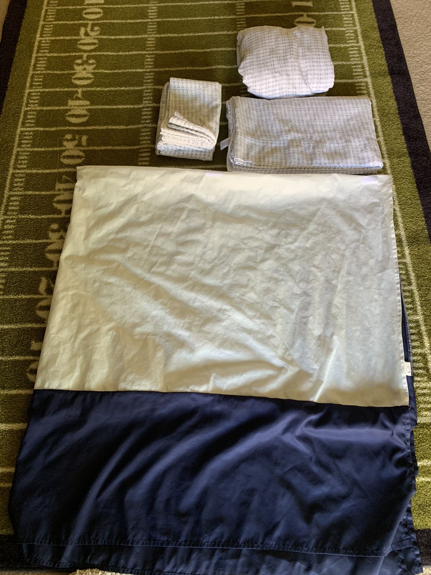 Full Size Bed Sheets. Includes: Flat Sheet, Fitted Sheet, Bed Skirt, 4 Pillow Cases. Color Navy Blue And White. $ 10