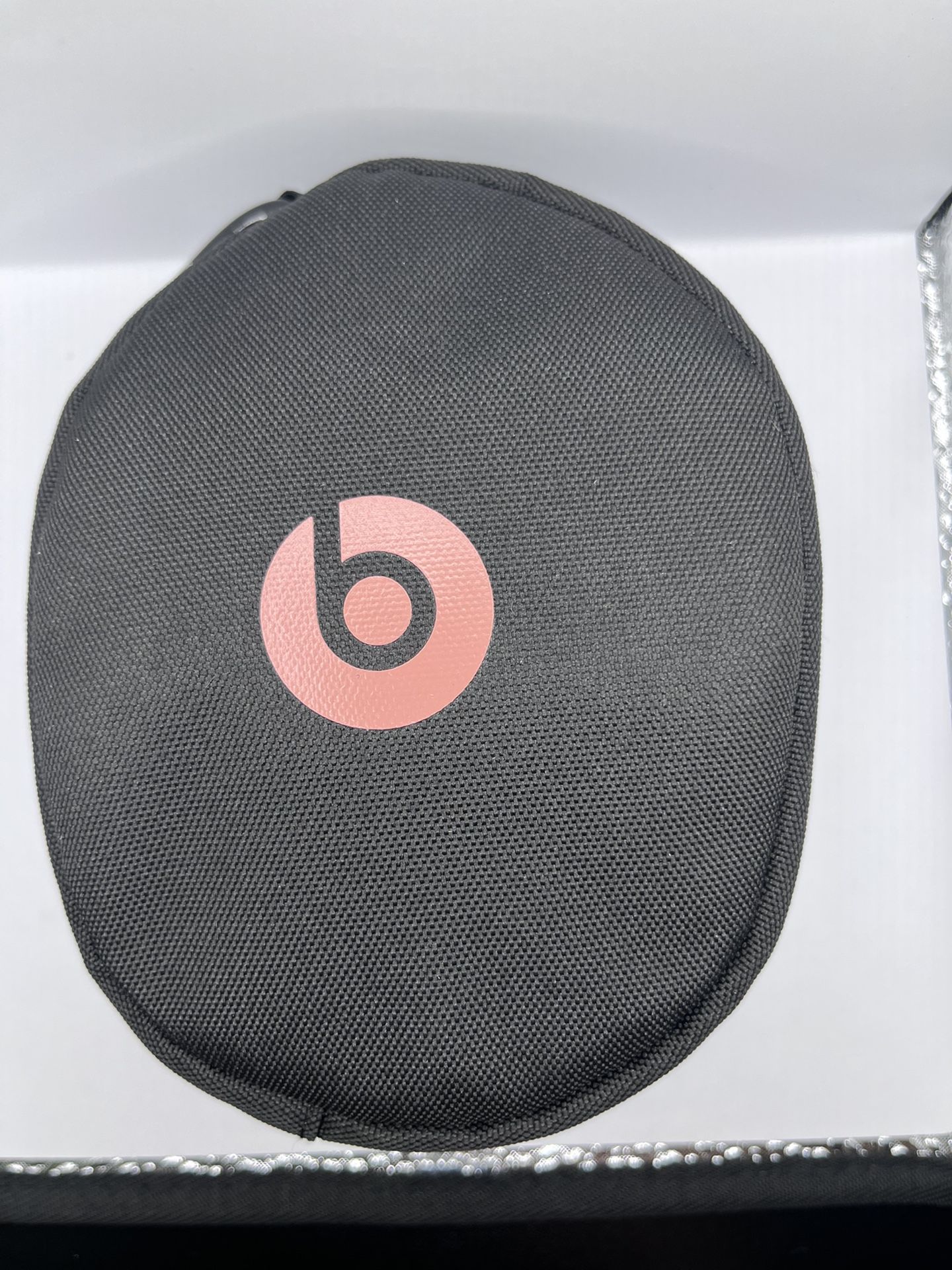 Beats Solo3 Wireless On-Ear Headphones - Apple W1 Headphone Chip, Class 1 Bluetooth, 40 Hours of Listening Time, Built-in Microphone - Rose Gold (Late