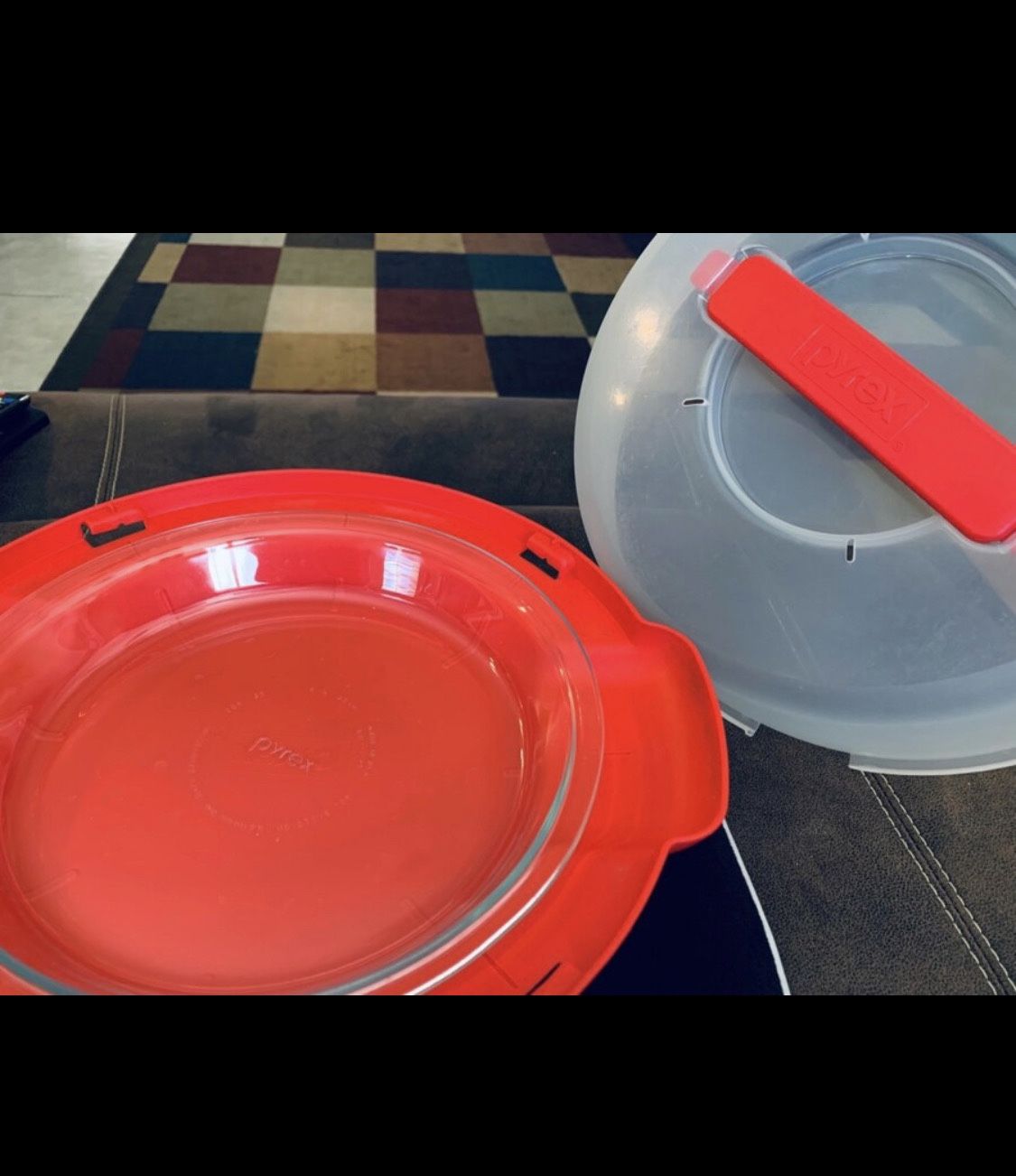 PYREX Cake Dish with Base & Cover baking, kitchen , pick up only