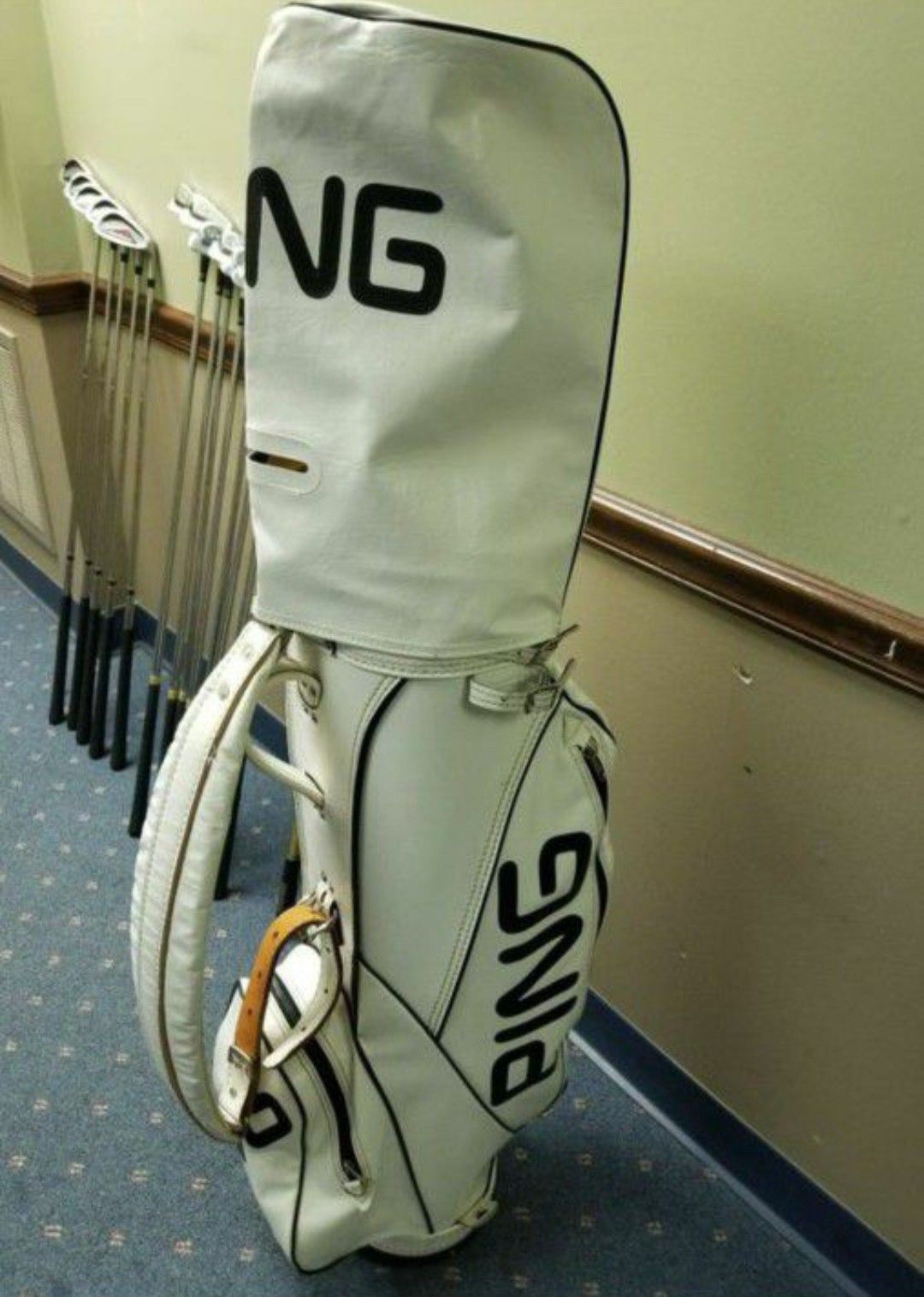 ping white leather golf bag