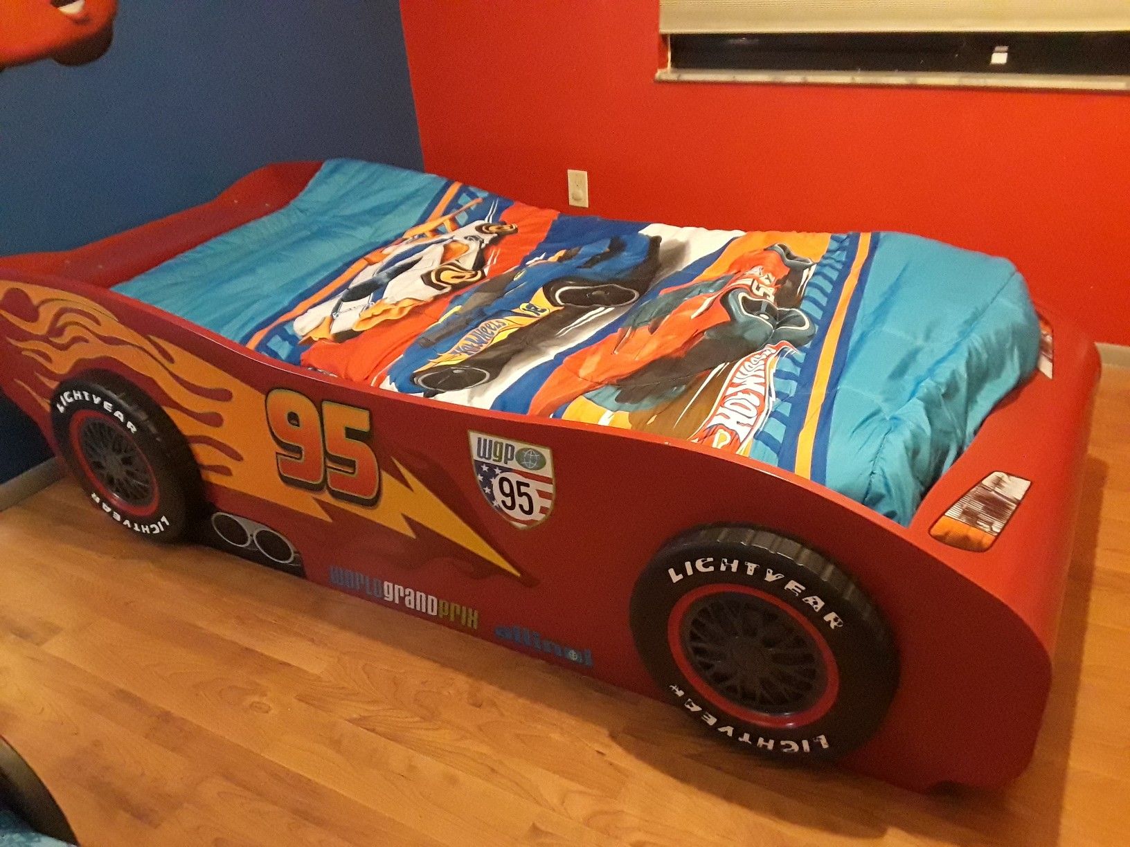 Lightning McQueen Car Bed W/ Trundle for Sale in Daytona Beach, FL OfferUp