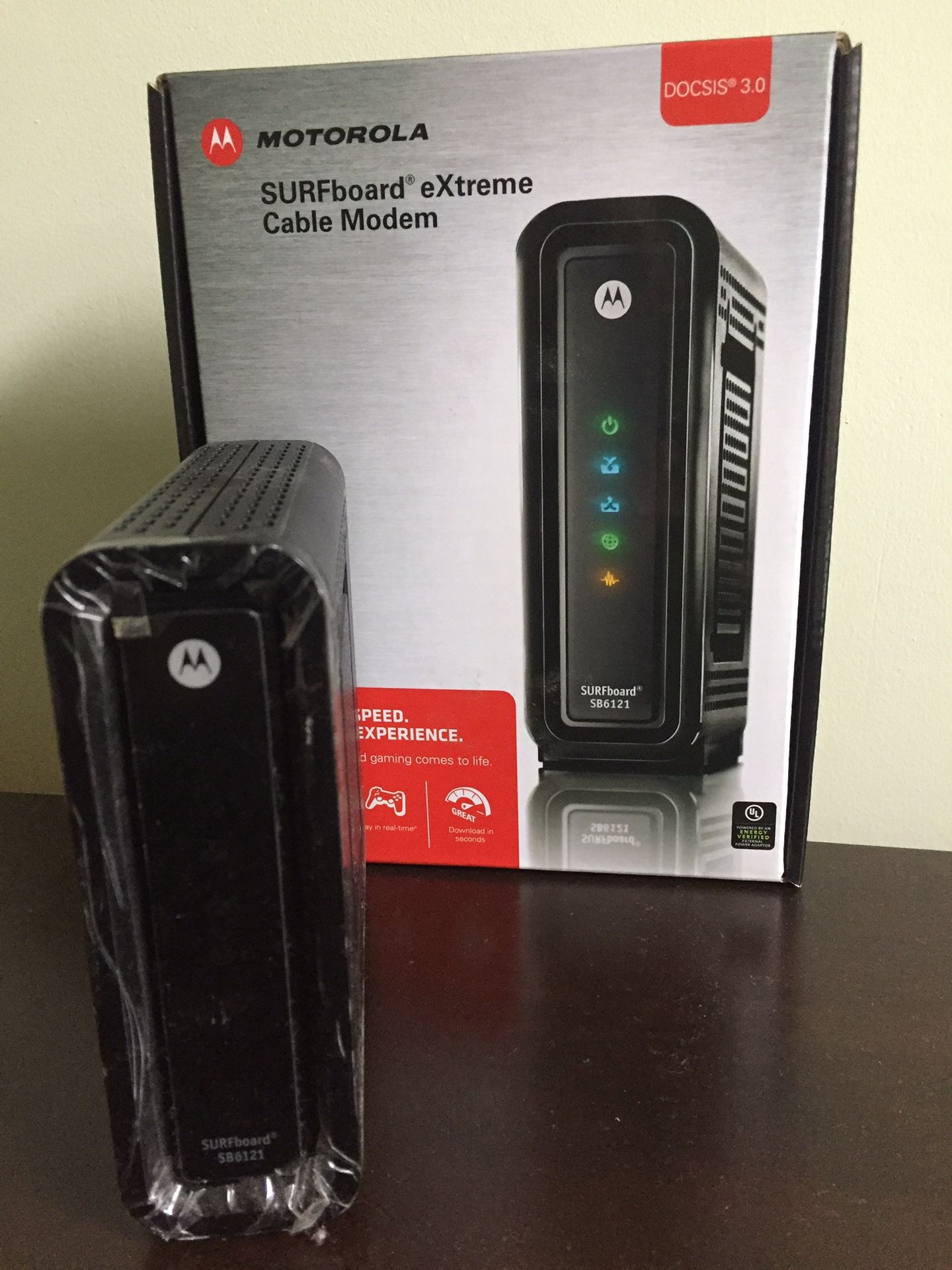 Motorola SURFboard eXtreme Cable Modem SB6121 and Wireless