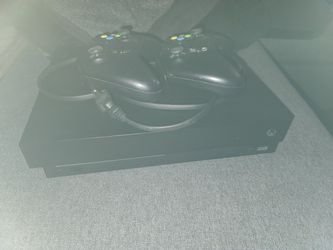 Xbox One X With 2 Controllers Thumbnail