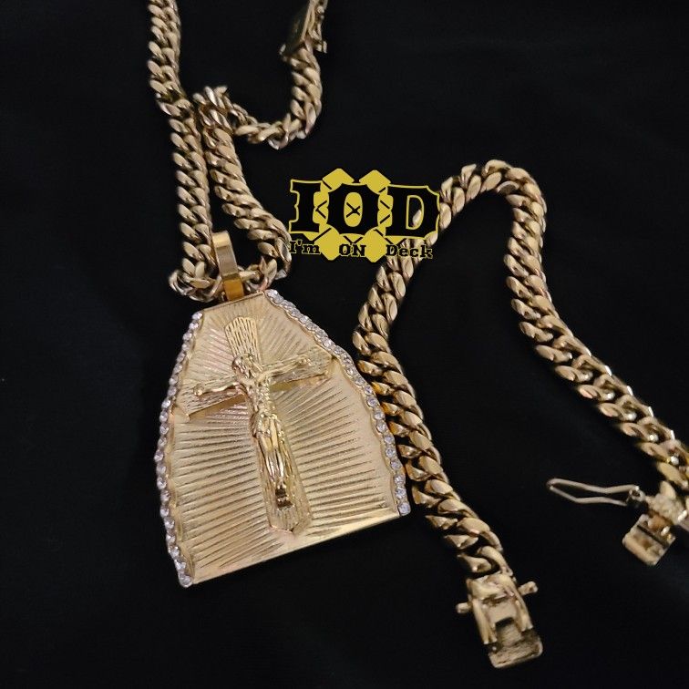 🚨🚨🚨 14k gold plated Cuban link set 🚨🚨🚨 I deliver