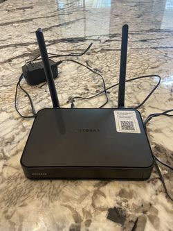 2 Wifi Routers Linksys and Netgear Thumbnail