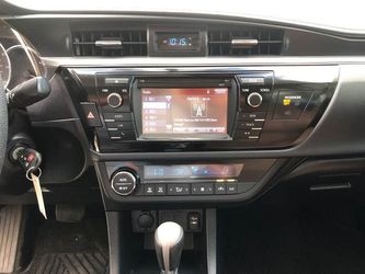 2016 Toyota Corolla Thumbnail