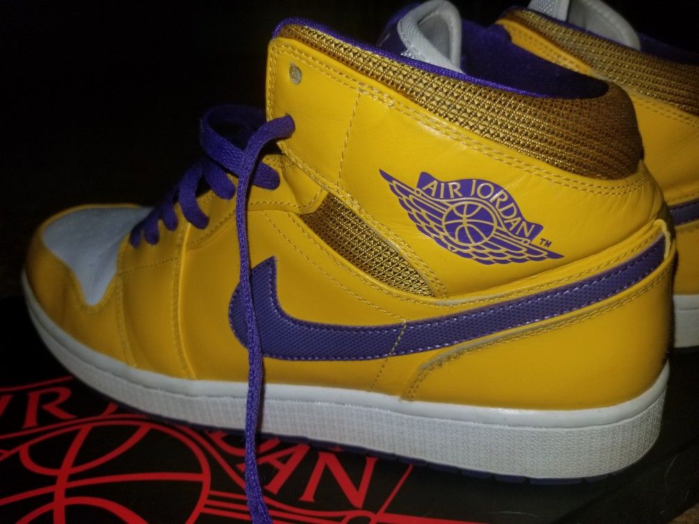 Lakers Mid Air Jordans Size 12 Like New