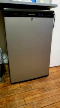 Samsung 32in french door refrigerator
