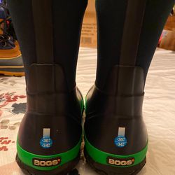 Kids Size 6 Snow Rain Boots Beautiful Conditions Thumbnail