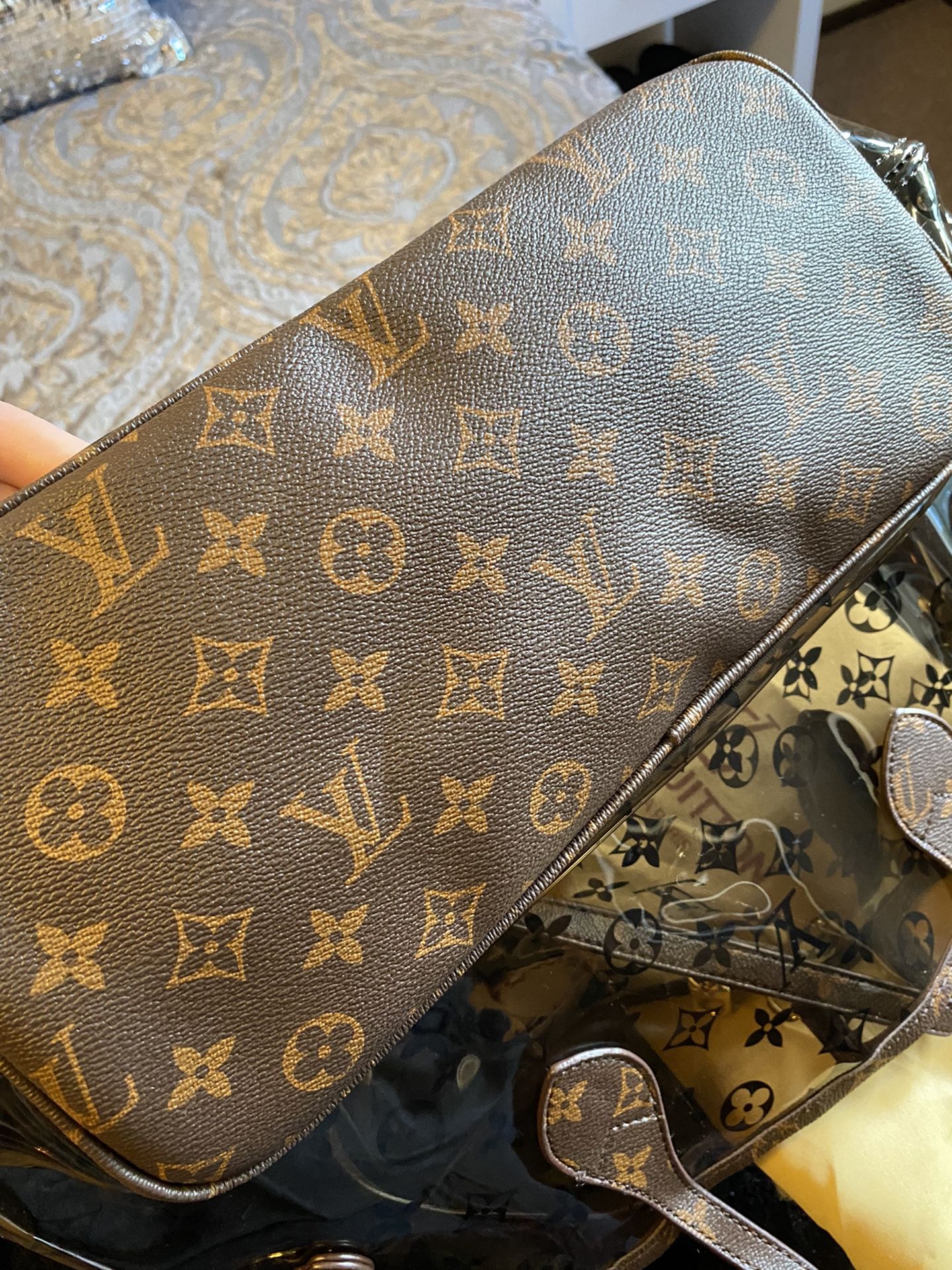 Women’s Brand New Tote Bag!