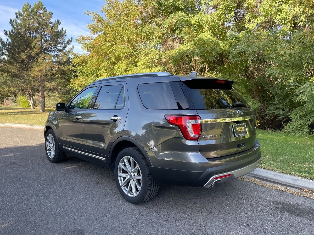 2017 Ford Explorer