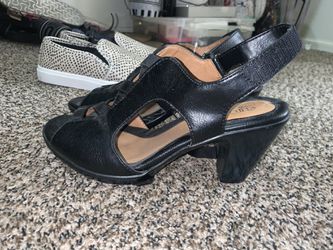 Woman’s Shoes Size 6 1/2 And 7  Thumbnail