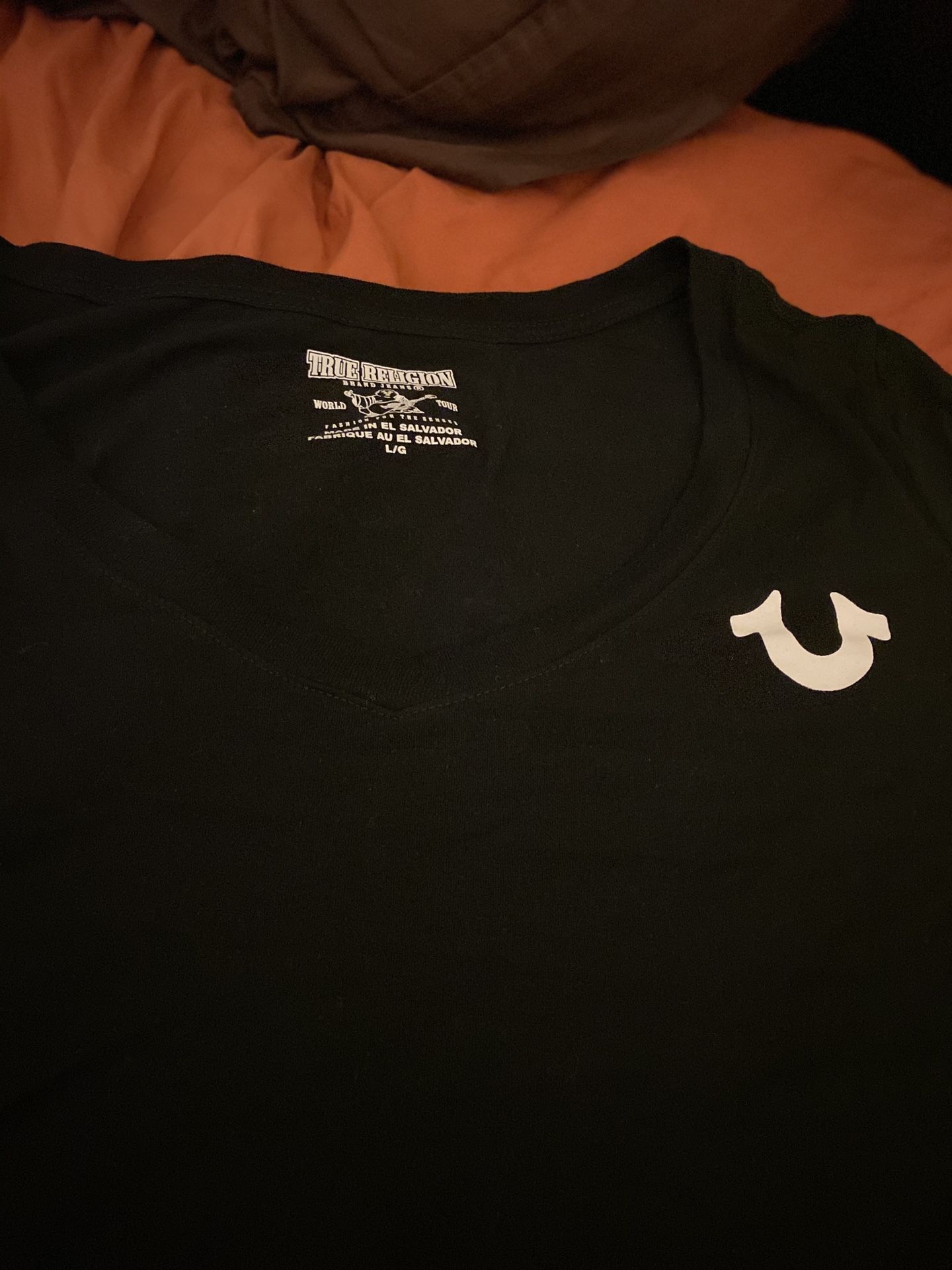 WOMENS TRUE RELIGION TEE SIZE: L