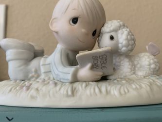 Precious Moments 1985 Members only Figurine  Thumbnail