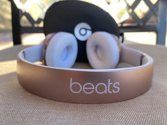 Beats Solo3 Wireless Headphones W/case, charger  Thumbnail