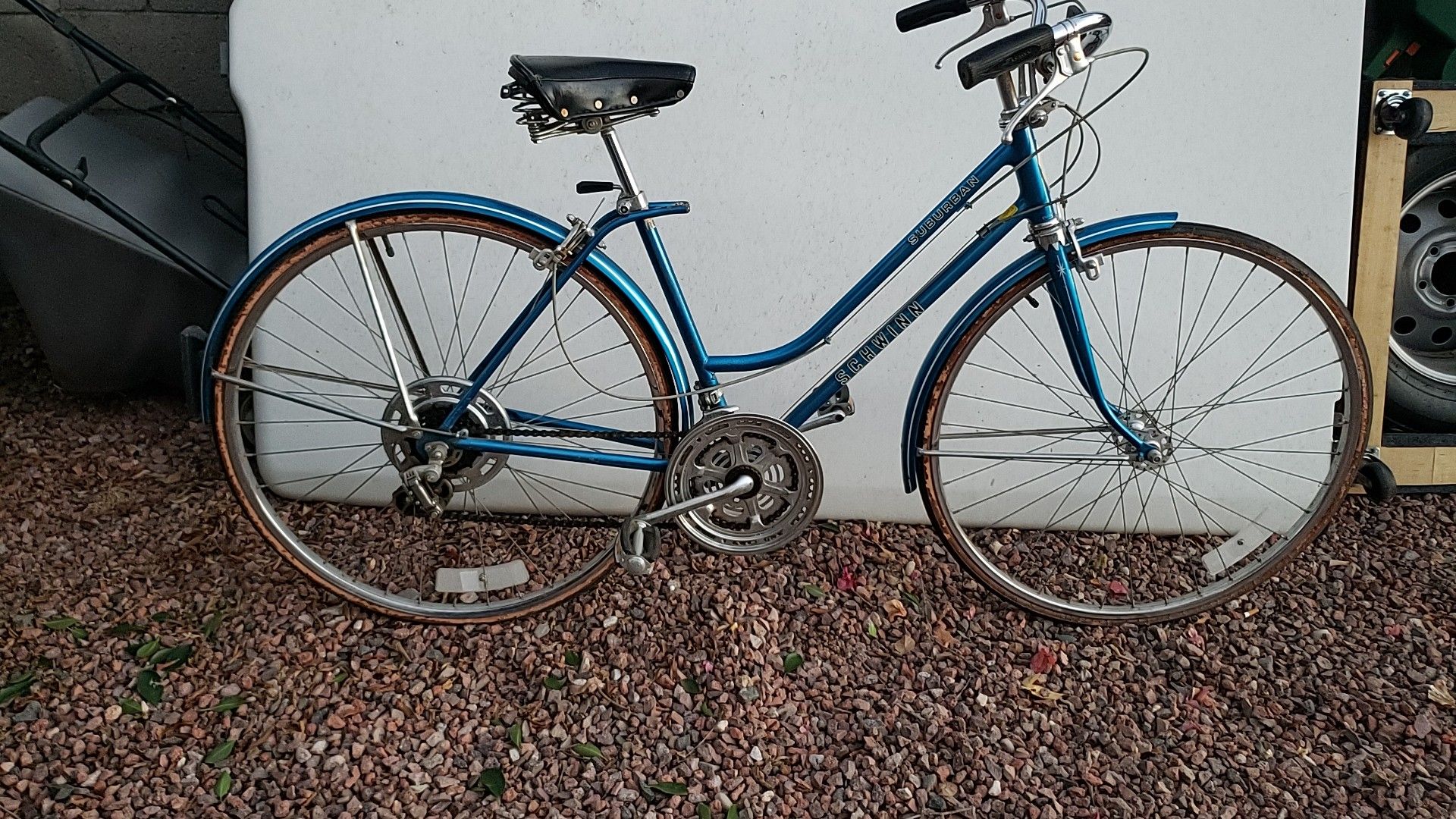 schwinn suburban womens